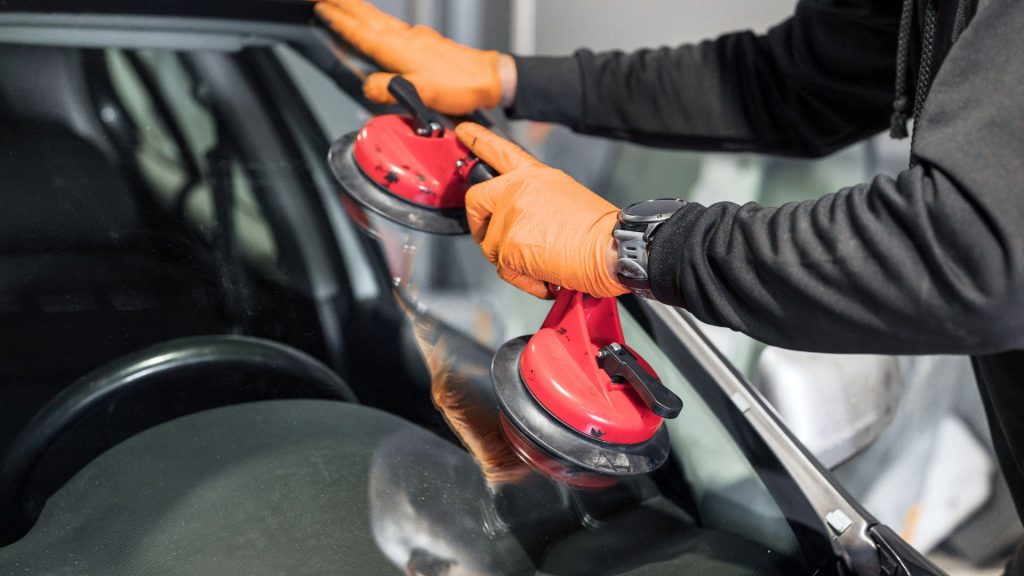 Frontscheibenreparatur und -tausch